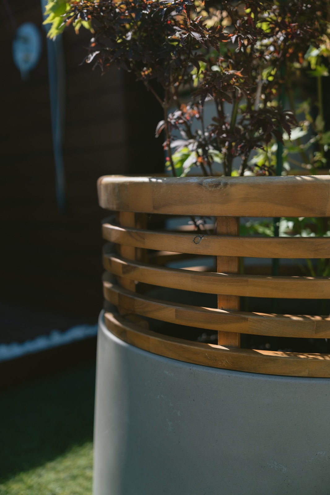 Mistral · macetero de listones de madera